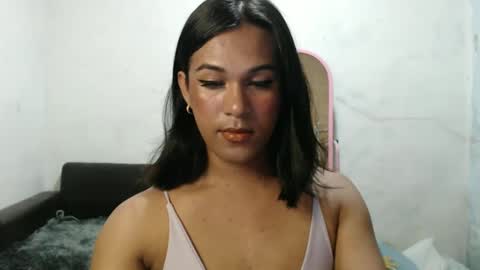 Snapshot of blackpinayts chatting on January 6, 1:30 pm Ellez online show from January 6, 1:30 pm