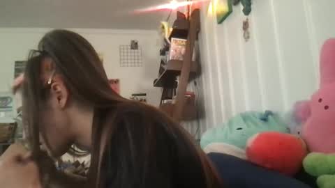 boywithbug online show from February 1, 10:13 pm