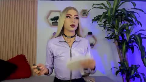 briana_white online show from February 11, 7:11 pm