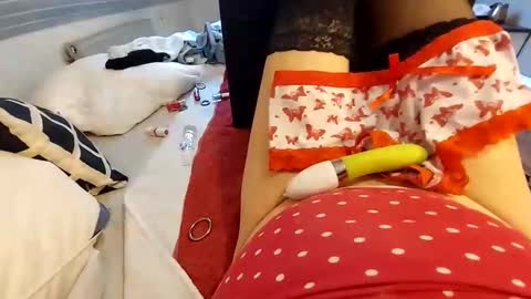 Snapshot of brianriver chatting on October 31, 8:13 am brianriver online show from October 31, 8:13 am