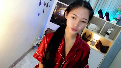 caitlin online show from November 18, 2:22 am