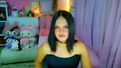 Mia online show from June 17, 5:19 am