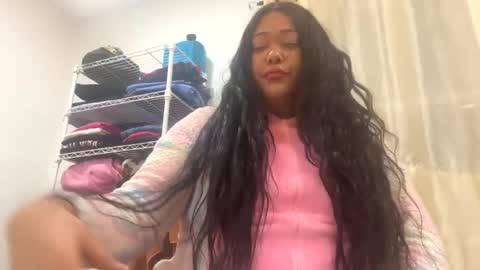 Snapshot of cals9x chatting on January 22, 1:10 am camzxoxox online show from January 22, 1:10 am