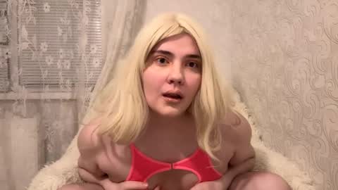 Snapshot of camgirl_xx chatting on December 31, 12:00 am Marta online show from December 31, 12:00 am