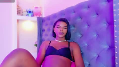 camiestrada online show from October 25, 3:18 pm