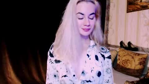 Carin online show from November 30, 6:21 pm