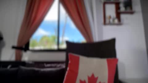 caroline_east online show from May 22, 2:40 am