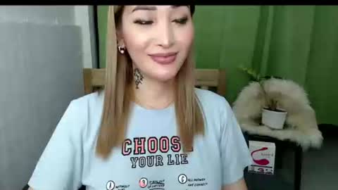 Snapshot of cathalea_toni chatting on October 13, 3:41 am red online show from October 13, 3:41 am