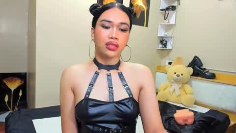 celestinaxisabella online show from April 13, 4:05 am