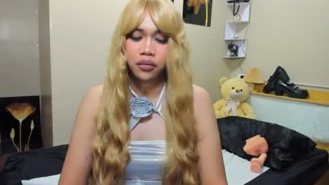 celestinaxisabella online show from April 15, 3:06 pm