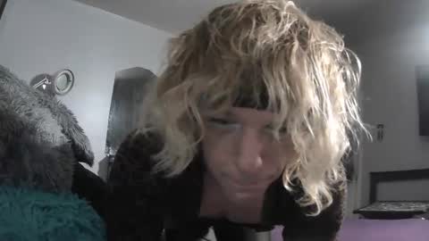 Snapshot of chaton_ds chatting on October 23, 2:48 am Sarah online show from October 23, 2:48 am