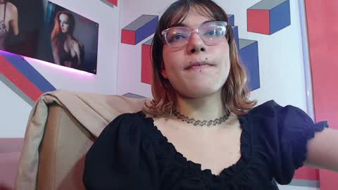 Christina online show from December 19, 3:52 pm