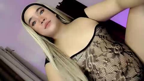 Hot Ayisha online show from March 15, 7:50 pm