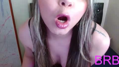 Snapshot of cynthia_94 chatting on October 19, 2:04 am Cynthia online show from October 19, 2:04 am