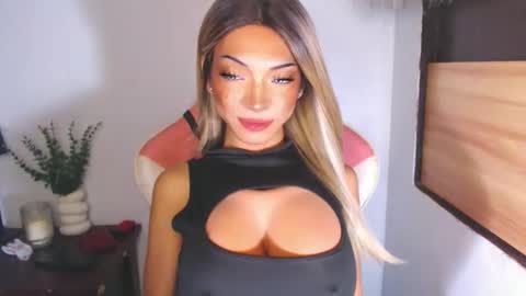 cyrabigcock online show from April 12, 5:27 pm