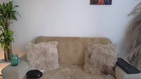 Dahiana online show from March 3, 8:27 pm