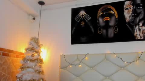 Snapshot of damara_ochoa chatting on December 30, 3:36 am online show from December 30, 3:36 am