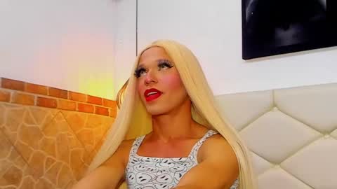 Snapshot of damara_ochoa chatting on January 30, 3:22 am online show from January 30, 3:22 am