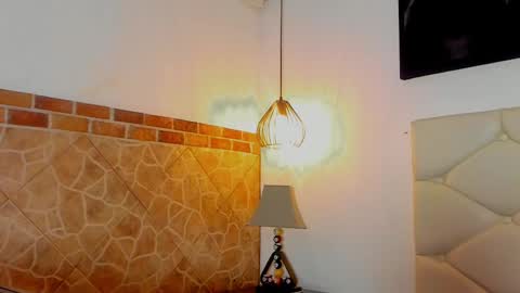 Snapshot of damara_ochoa chatting on February 19, 3:28 am online show from February 19, 3:28 am