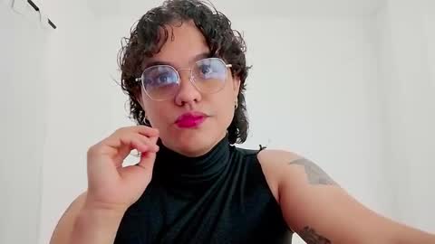 Diane Blosson online show from February 19, 1:35 am