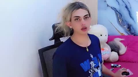 daniela_pink_ online show from February 19, 8:27 pm