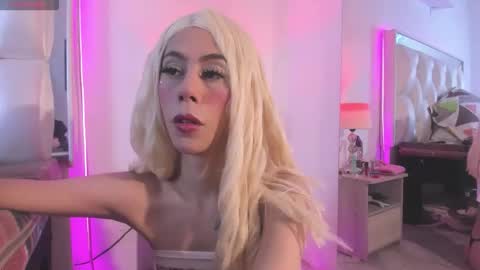 darlyn_tenderhot__ online show from April 12, 5:05 pm