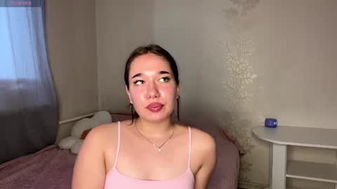 Lia  Please thumbs up  online show from July 18, 11:39 am