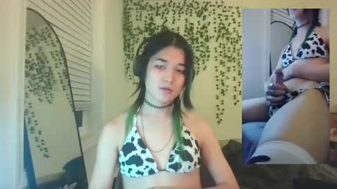 Snapshot of deciduousdoll chatting on September 18, 7:46 am deciduousdoll online show from September 18, 7:46 am