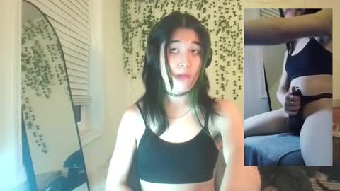 Snapshot of deciduousdoll chatting on September 21, 5:57 am deciduousdoll online show from September 21, 5:57 am