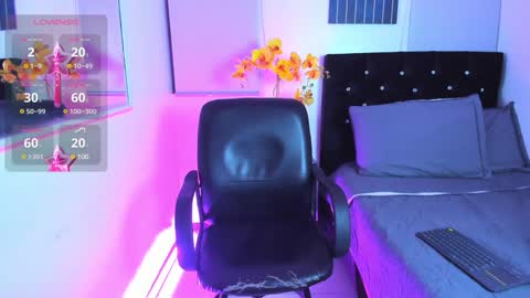 DiiGiacomo online show from December 22, 5:45 am