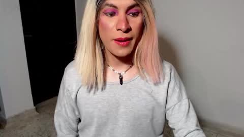 dirtydanezka online show from November 19, 3:50 am