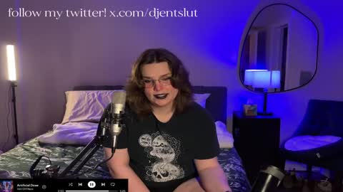 djentslut online show from December 7, 1:08 am