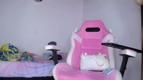   online show from February 8, 1:39 pm