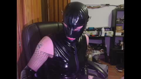 Snapshot of drone1397 chatting on January 7, 9:25 pm Drone1397 online show from January 7, 9:25 pm