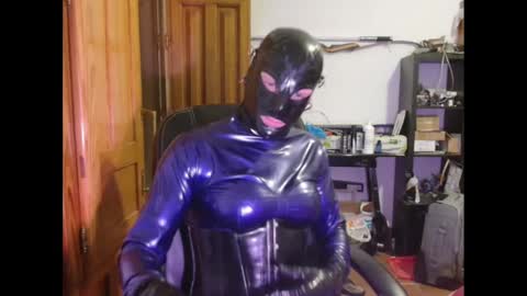 Snapshot of drone1397 chatting on February 6, 10:21 pm Drone1397 online show from February 6, 10:21 pm