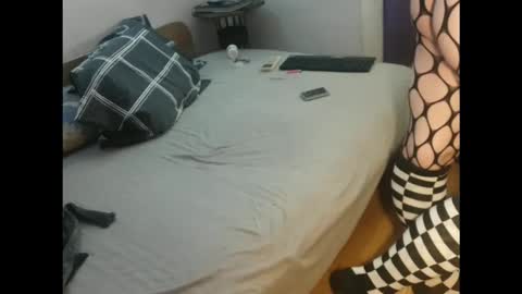 shy yoong cross online show from October 27, 12:07 am