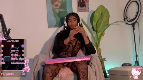 effy_marinn online show from April 2, 1:42 pm