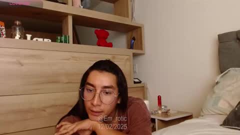 Emilia  online show from February 12, 6:40 pm