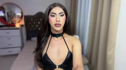 EMELY online show from February 16, 2:59 pm