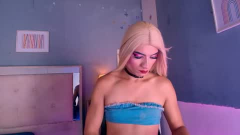 emily_castillo1_ online show from July 17, 7:47 am