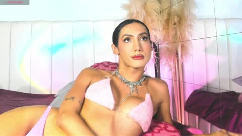 Estefa G online show from April 15, 12:38 am