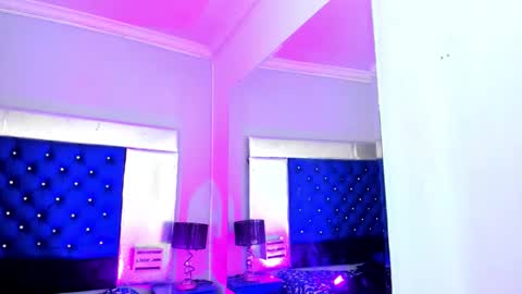 evanllelyne online show from December 15, 1:16 pm