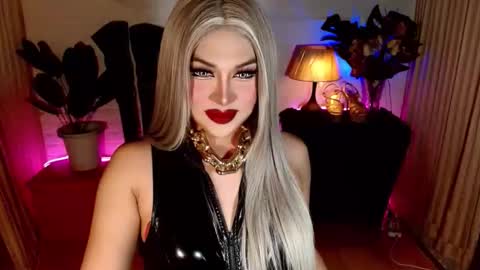 CLAUDIA VALVALERA online show from October 27, 7:49 am