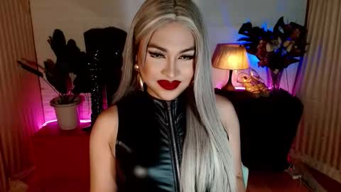 CLAUDIA VALVALERA online show from November 4, 8:24 am