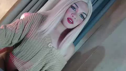 DANIELLA - DONT FORGET TO GIVE ME A THUMBSU UP online show from February 27, 7:58 am