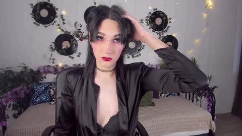 Honey Ill be waiting for you  Mon Fri Sat Sun 10am-5pm and Wed 3am-10amGMT online show from December 15, 10:07 am
