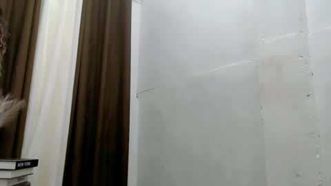 Snapshot of finest_jasminex chatting on October 20, 12:25 am Jasmine online show from October 20, 12:25 am