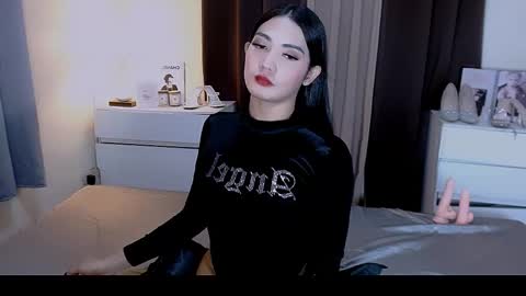 gabriela_deluxe online show from January 7, 6:33 pm