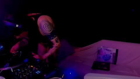 Glow Goddess online show from September 16, 5:01 am