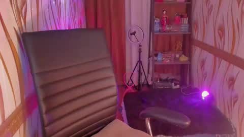 Barbie Brown online show from December 10, 2:31 am